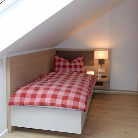 Der Eichenhof Gæstehus 4*